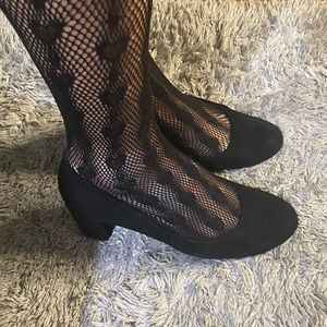 Easy Street 2 inch suede black block heel size 8